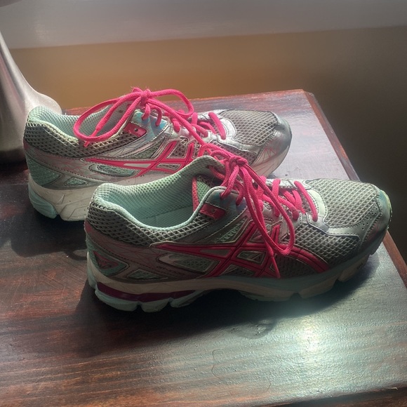 ASICS GT 1000 - Picture 3 of 5